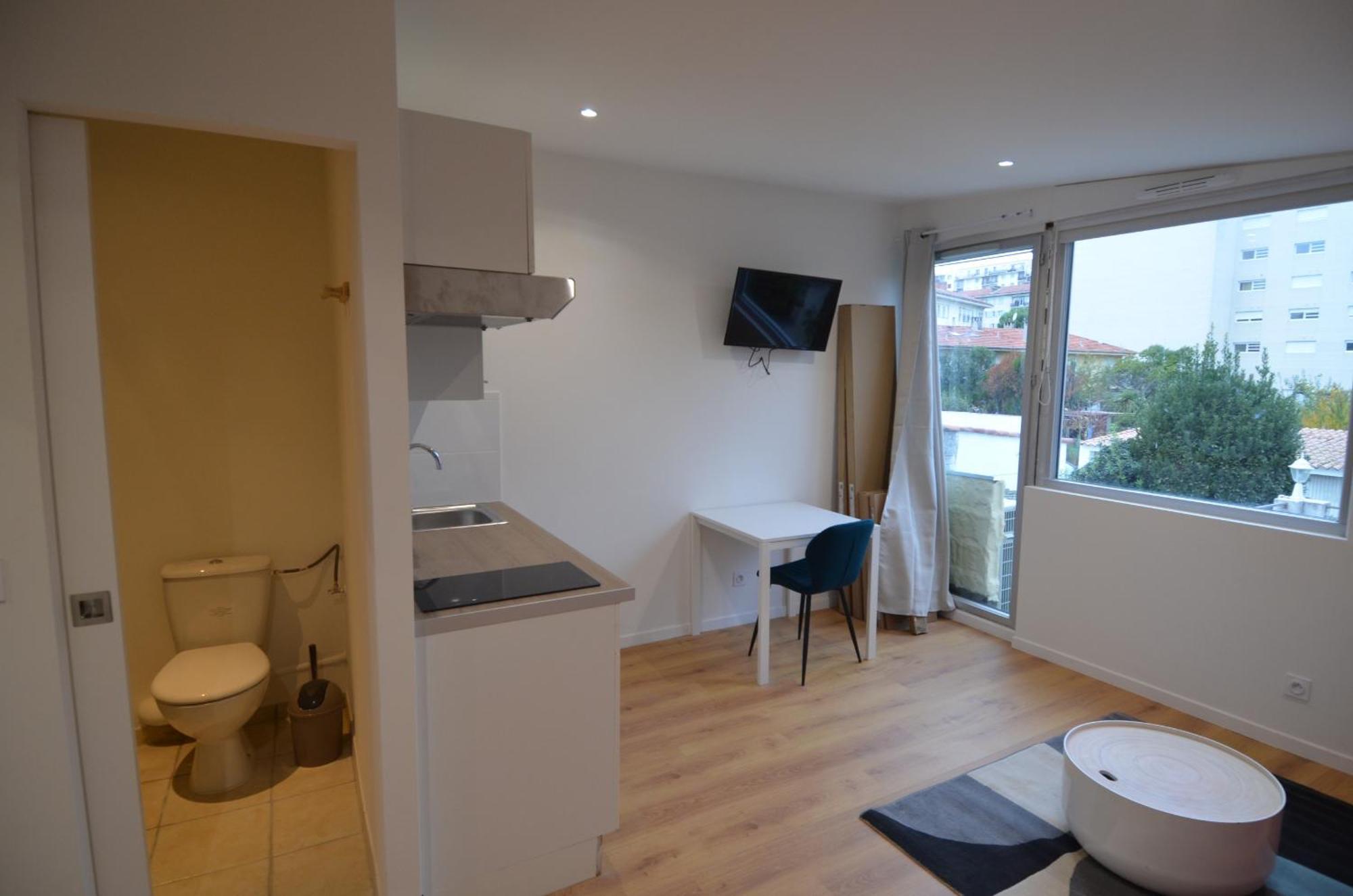 Cassin - Next To Tramway Line 2 Near Airport *