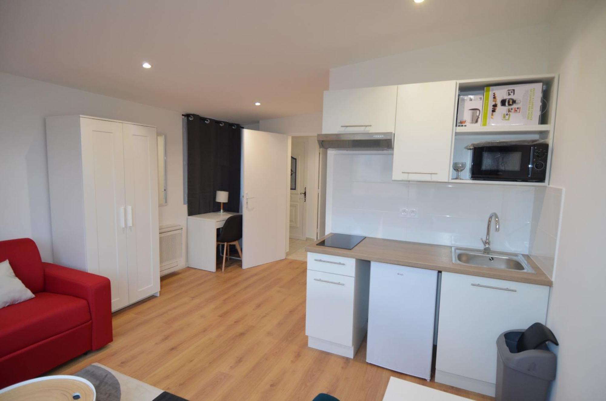 Cassin - Next To Tramway Line 2 Near Airport * Nizza