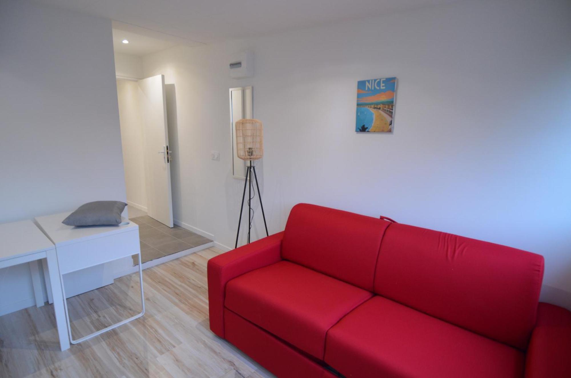 Cassin - Next To Tramway Line 2 Near Airport *