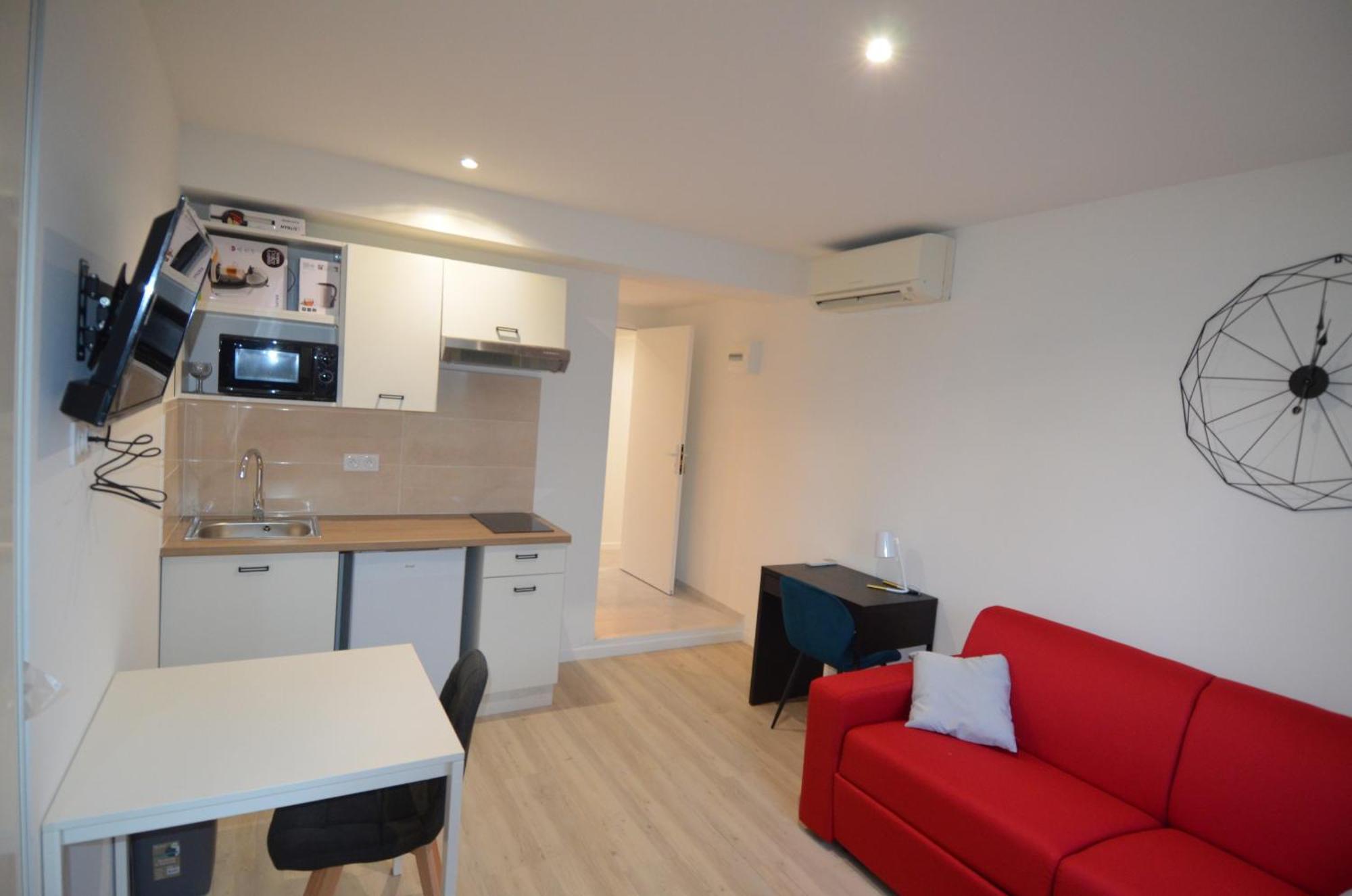 Apartment Cassin - Next To Tramway Line 2 Near Airport *