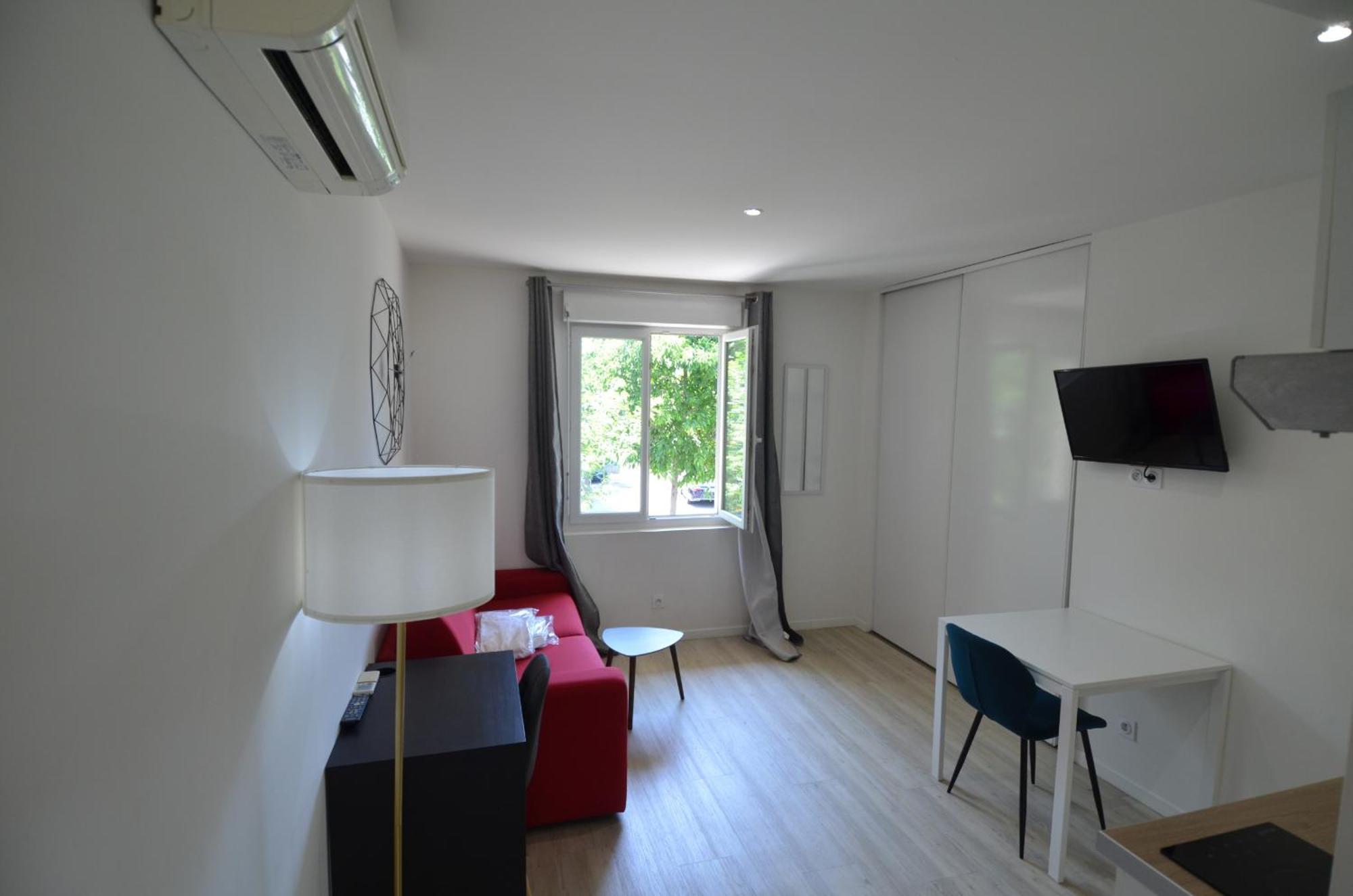 Cassin - Next To Tramway Line 2 Near Airport * Nizza
