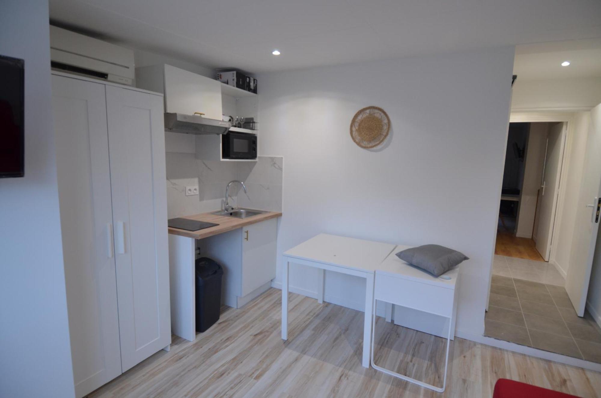 Cassin - Next To Tramway Line 2 Near Airport *